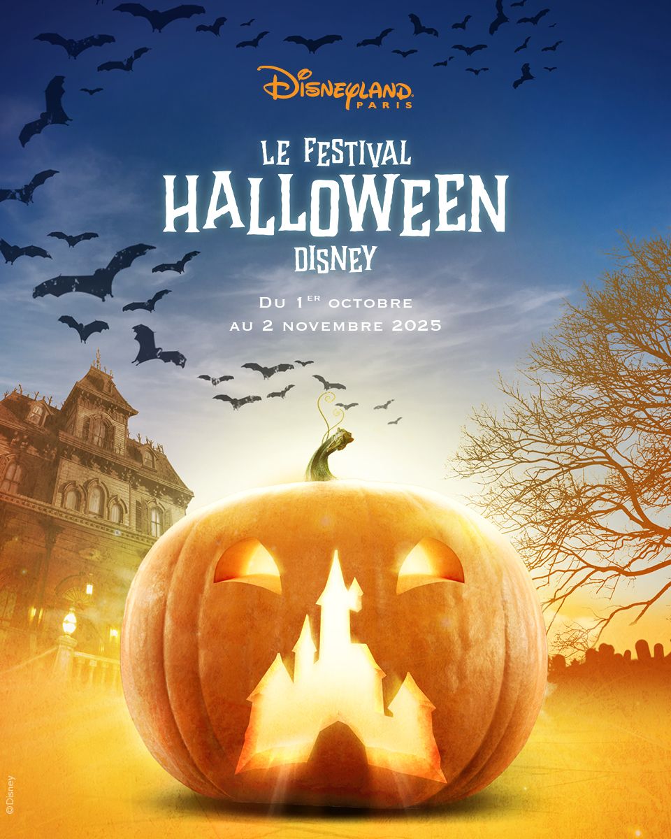 Halloween 2025 at Disneyland Paris with giant pumpkins and Disney characters